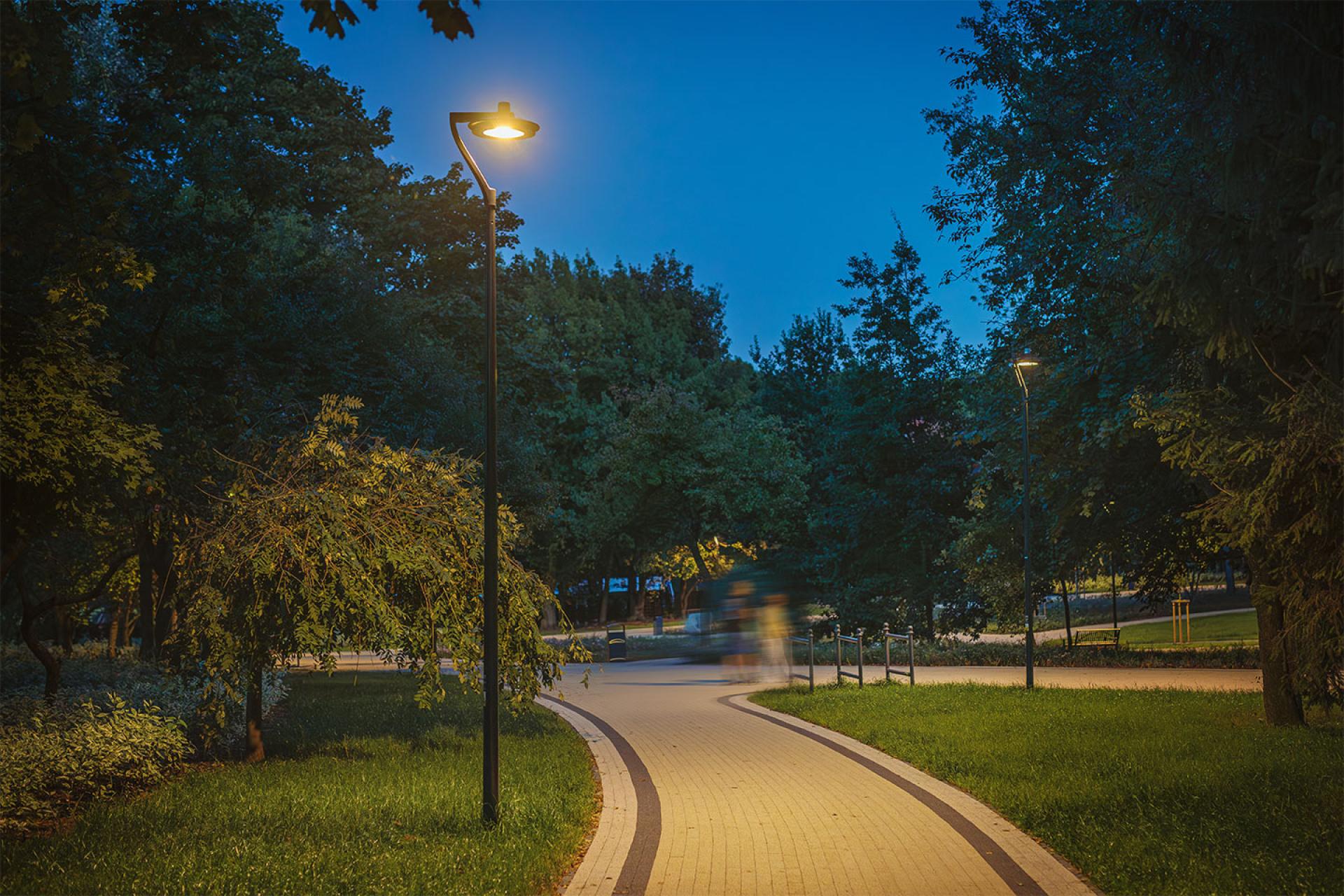 Smart FLEXIA FG street lights provide a sustainable lighting for Sybiraków Park, a green lung in the city